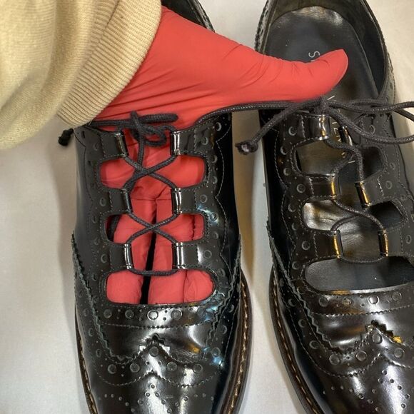 Stuart Weitzman Mrgill Lace-Up
Leather Oxford - Picture 13 of 17